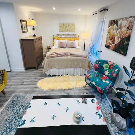 Eleni'S Charming Studio